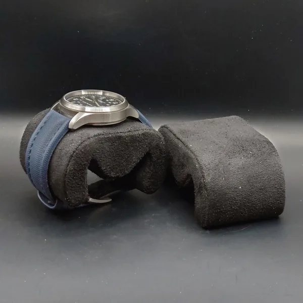 E.Type watch cushion in black